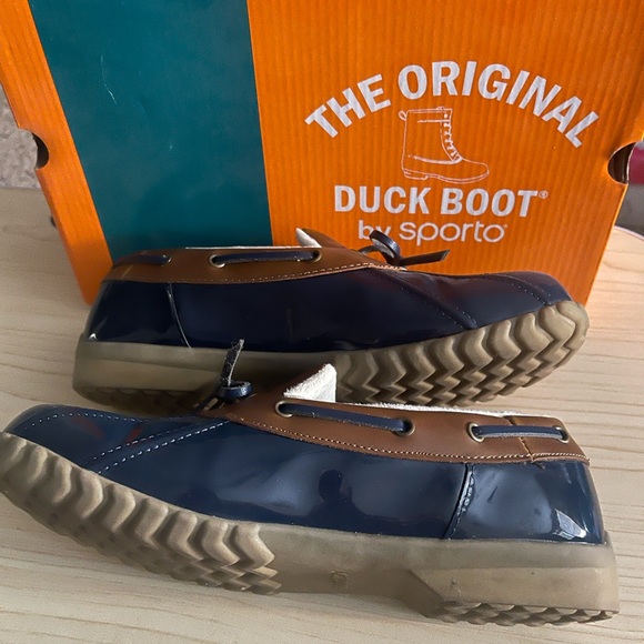 EUC Navy Duck Boot size 8.5 - Picture 6 of 6